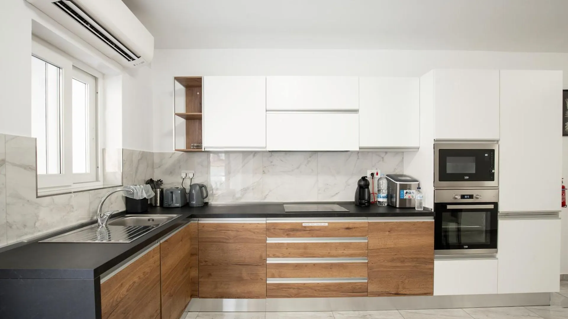 Brand New 2 Bed 2 Bath Apartment In Sliema By The Sea 0*,